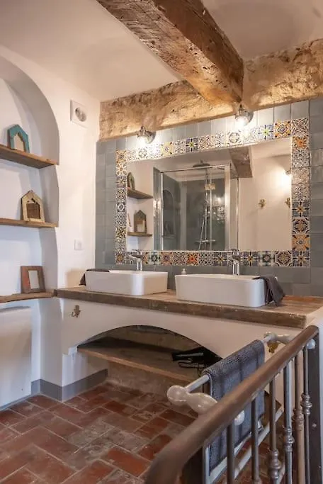 Grande Maison De Charme Au Coeur De Goult Villa