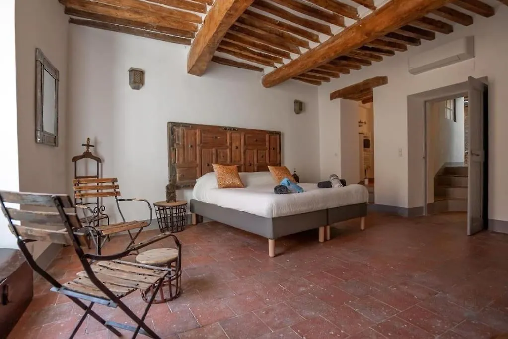 Grande Maison De Charme Au Coeur De Goult